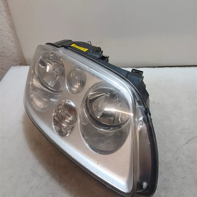 Proiettore destro t.1T6080001>. Cromo