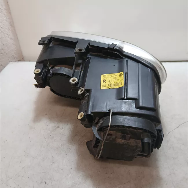Proiettore destro t.1T6080001>. Cromo