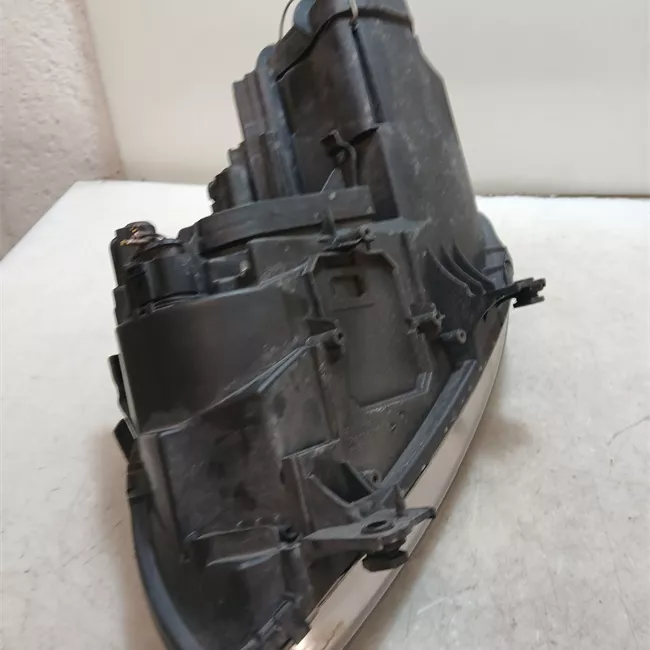 Proiettore destro t.1T6080001>. Cromo