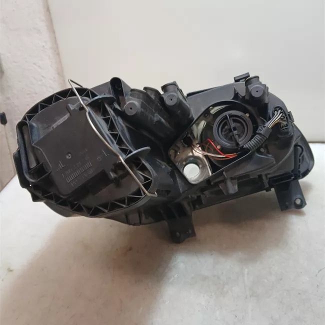 Proiettore sinistro t.1T6018000<. Cromo