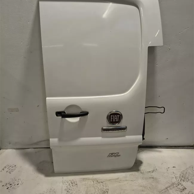 Porta carico posteriore a battente destra