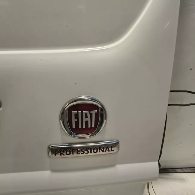 Porta carico posteriore a battente destra