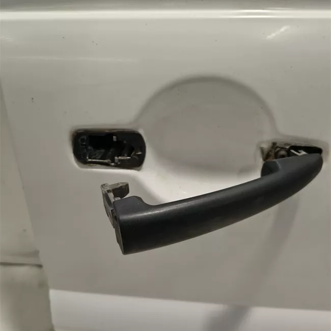 Porta carico posteriore a battente destra