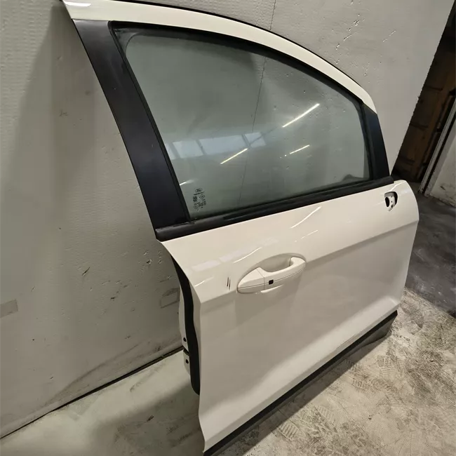 Porta anteriore destra