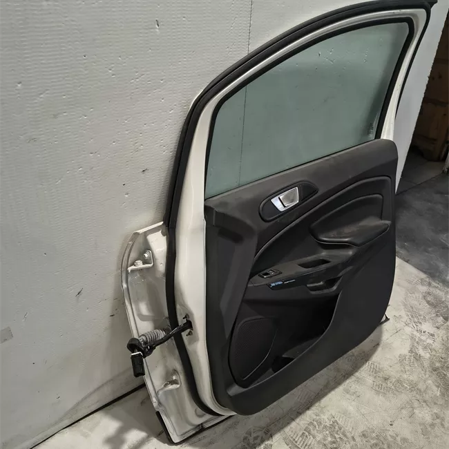 Porta anteriore destra