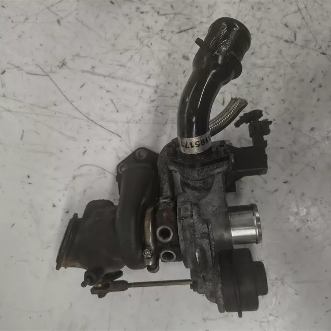 Turbocompressore con collettore scarico