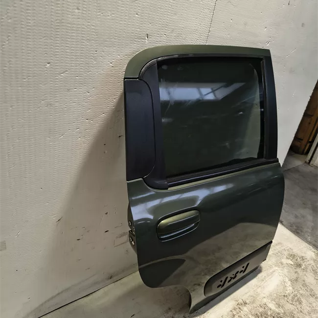 Porta posteriore destra con fasce paracolpi