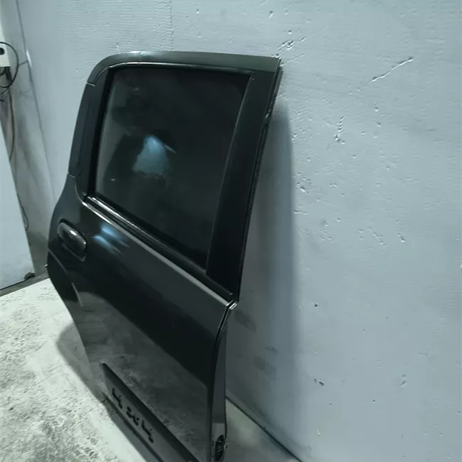 Porta posteriore destra con fasce paracolpi