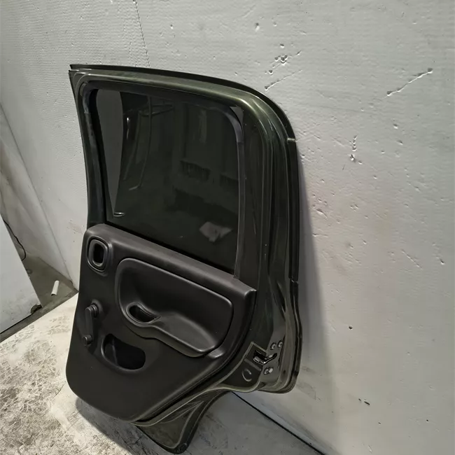 Porta posteriore destra con fasce paracolpi