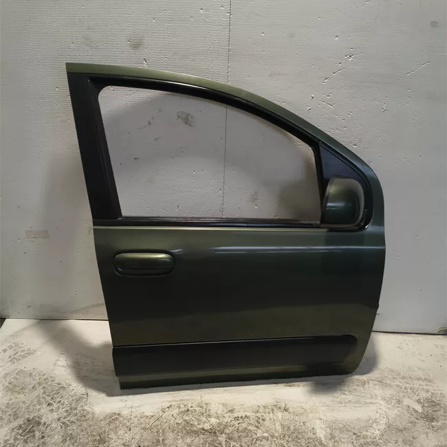 Porta anteriore destra con fasce paracolpi