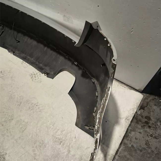 Paraurti posteriore con sensore parcheggio