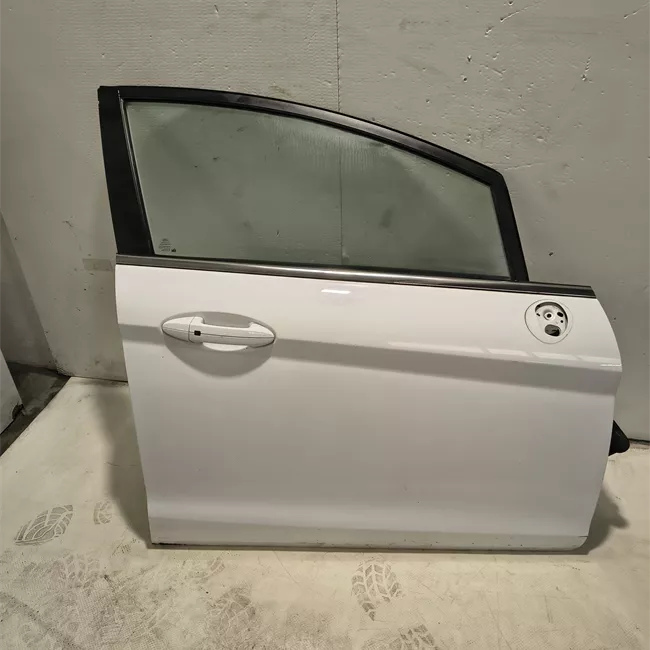 Porta anteriore destra