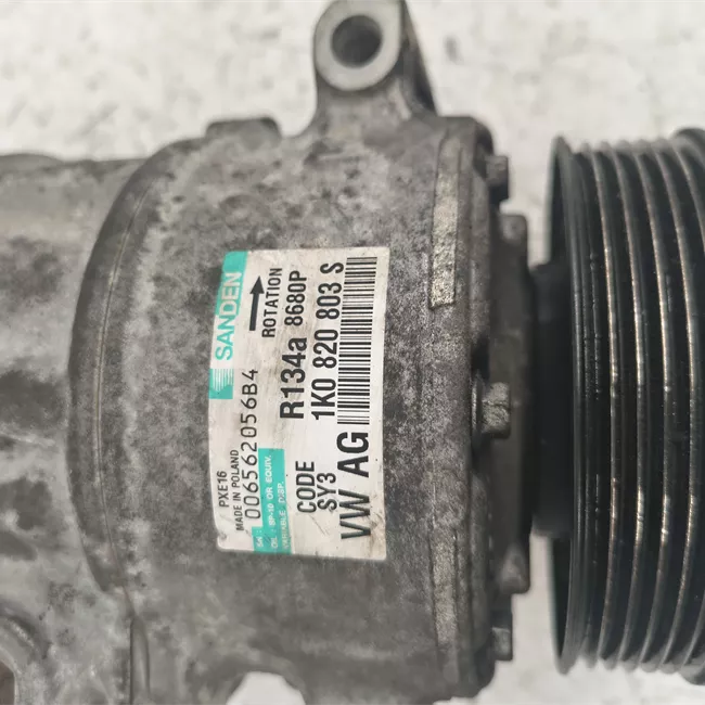 Compressore aria condizionata rotazionale