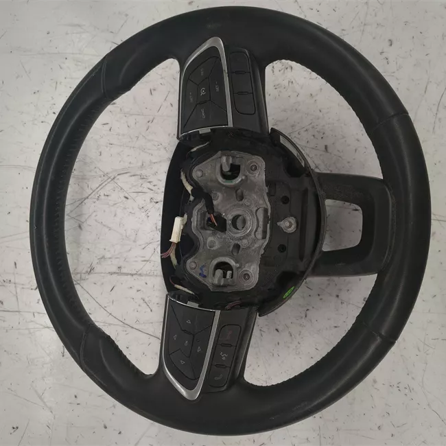 Volante con comandi/cruise control