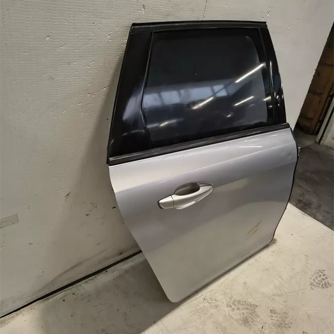 Porta posteriore destra