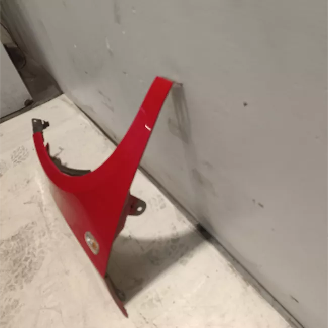 Parafango anteriore destro