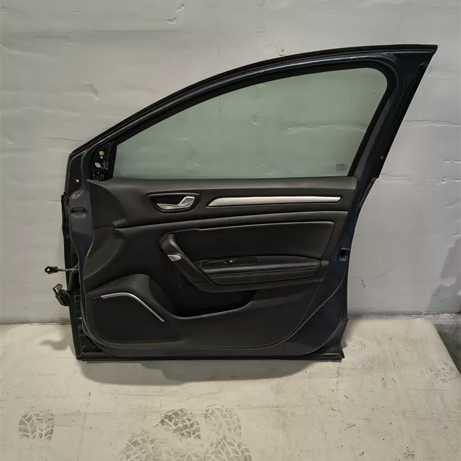 Porta anteriore destra