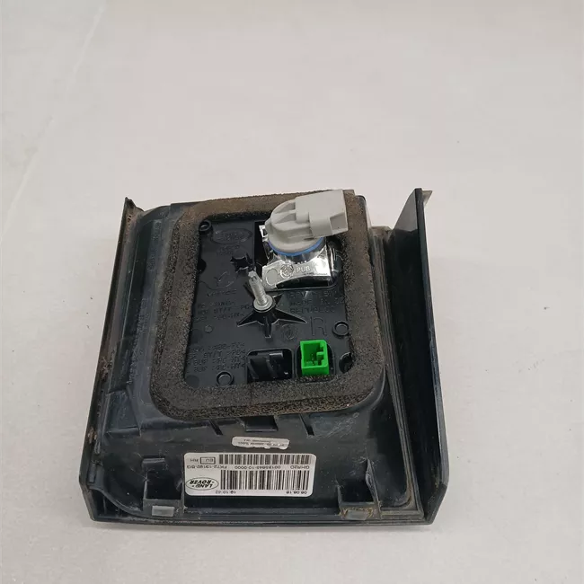 Fanale posteriore parte interno destro con Luci post 4 spzi nas