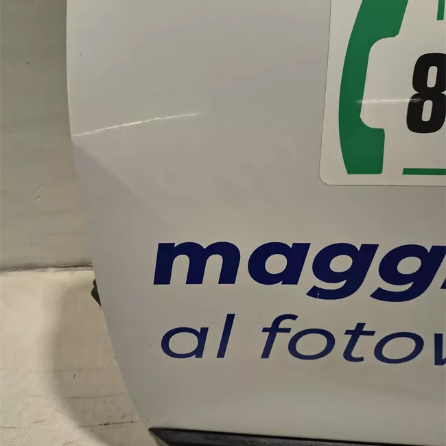 Porta anteriore sinistra