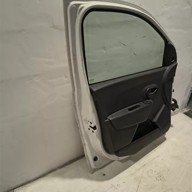 Porta anteriore sinistra