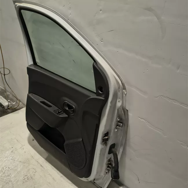 Porta anteriore sinistra