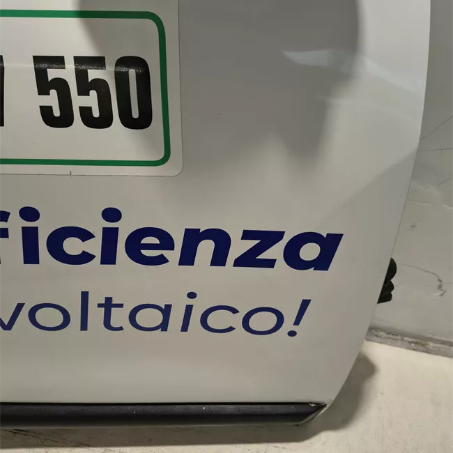 Porta anteriore destra