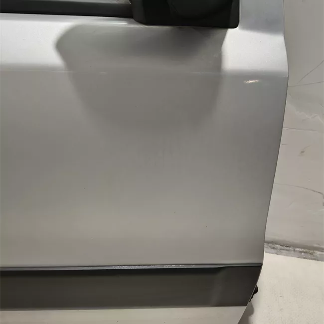 Porta anteriore destra