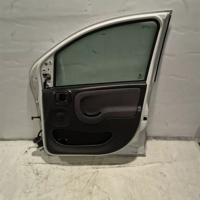 Porta anteriore destra