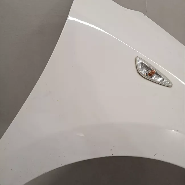 Parafango anteriore destro