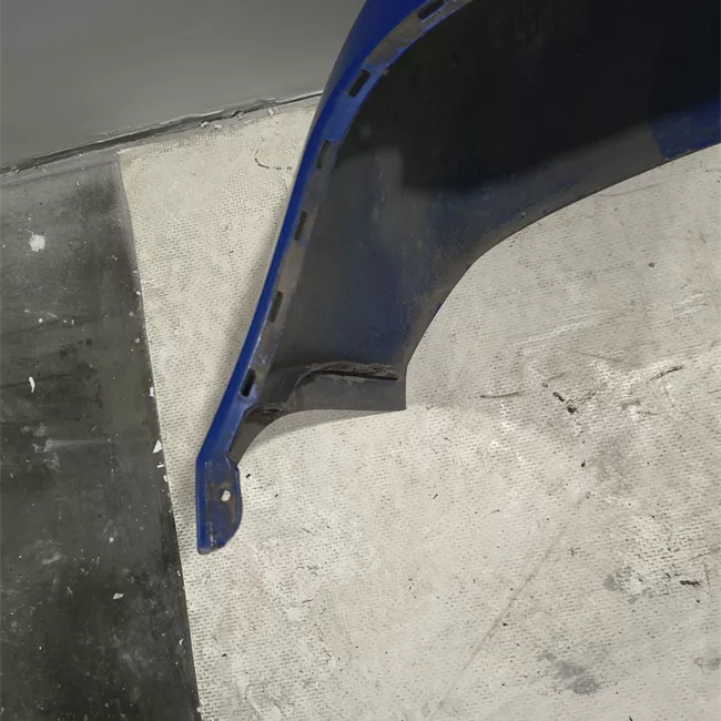 Paraurti posteriore con sensori parcheggio