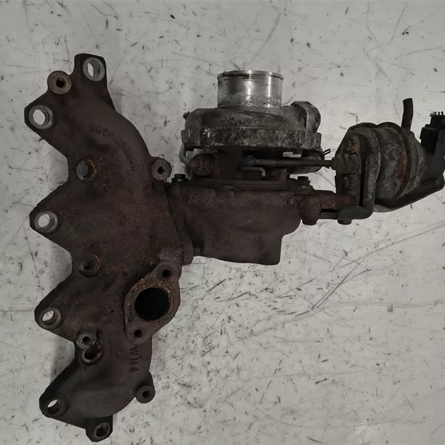 Turbocompressore con collettore scarico
