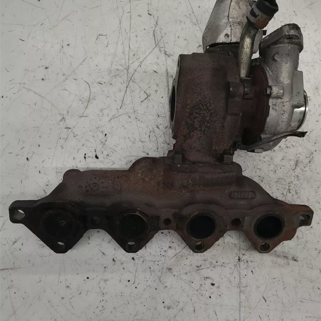 Turbocompressore con collettore scarico