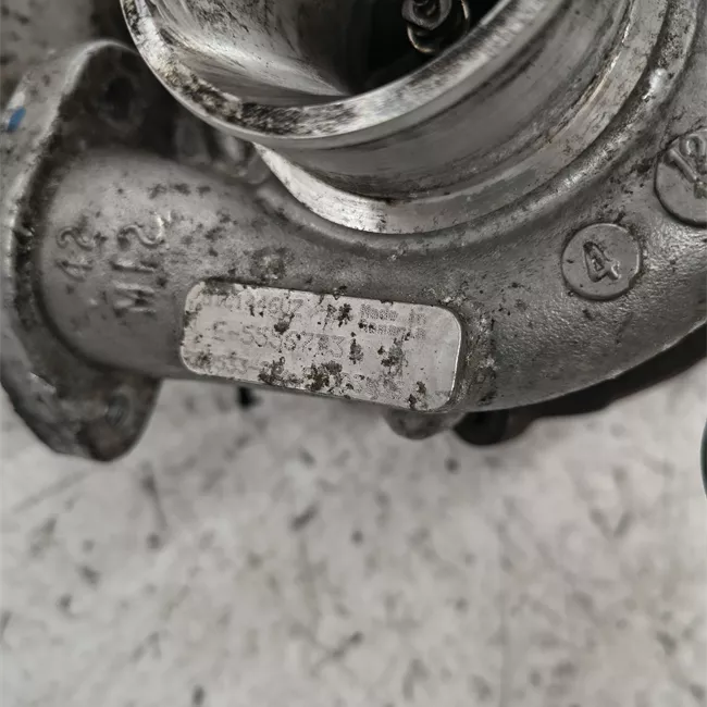 Turbocompressore con collettore scarico