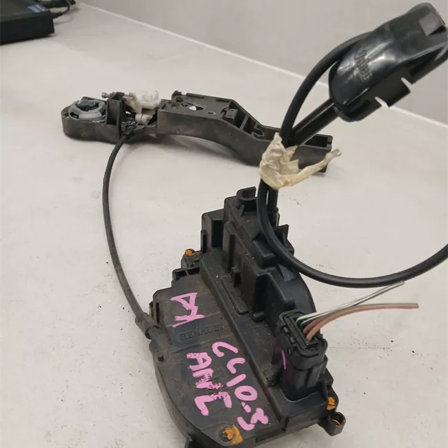 Serratura porta anteriore destra con bloccaggio elettromagnetico