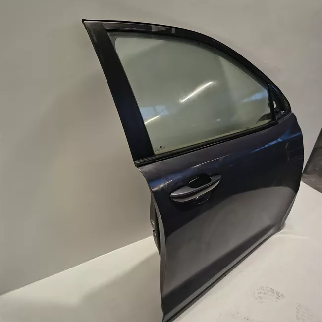 Porta anteriore destra