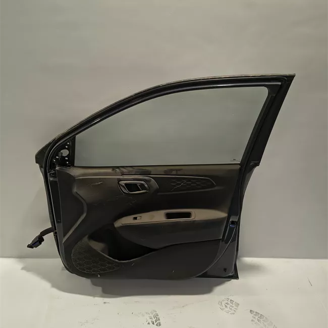 Porta anteriore destra