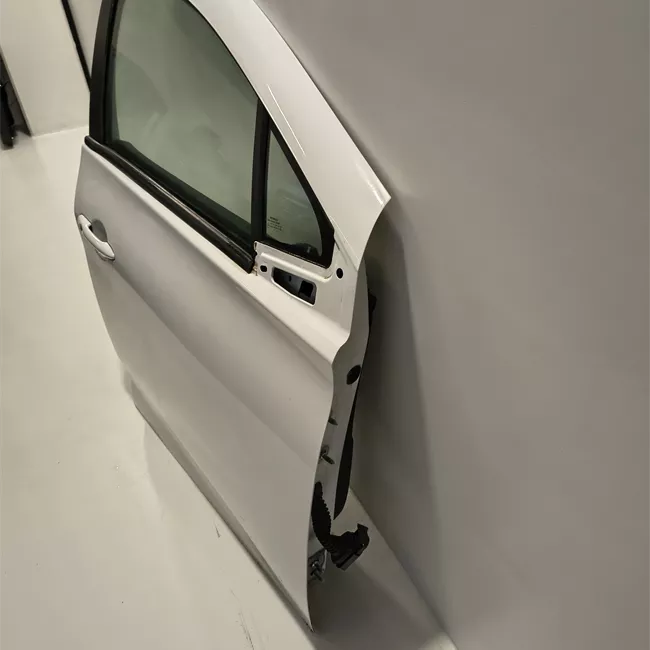 Porta anteriore destra