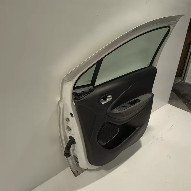 Porta anteriore destra