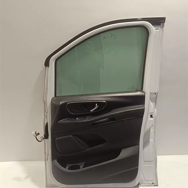 Porta anteriore destra