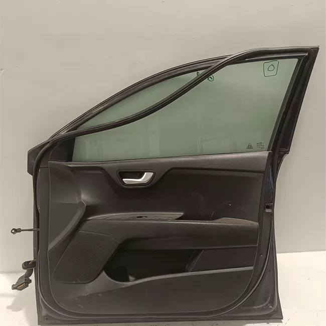 Porta anteriore destra