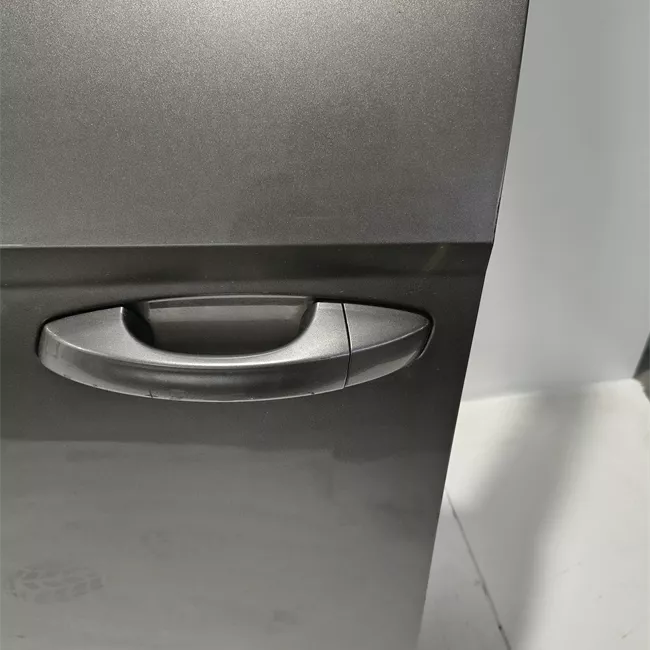 Porta anteriore sinistra