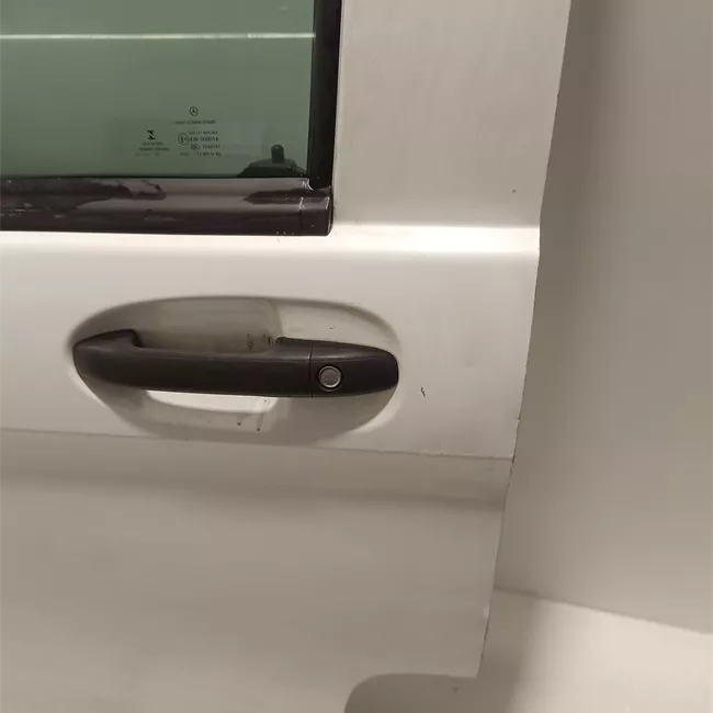 Porta anteriore sinistra