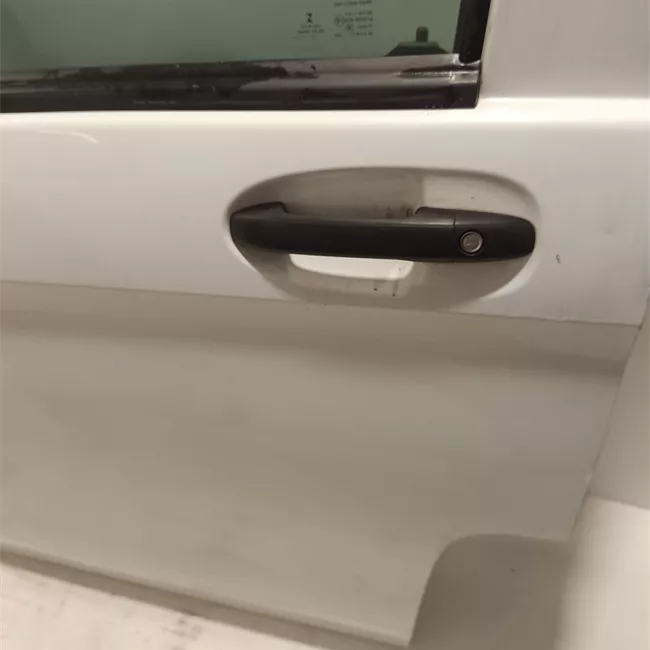 Porta anteriore sinistra