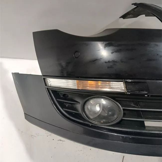 Paraurti anteriore con parktornic nero