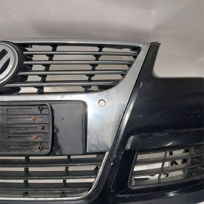 Paraurti anteriore con parktornic nero