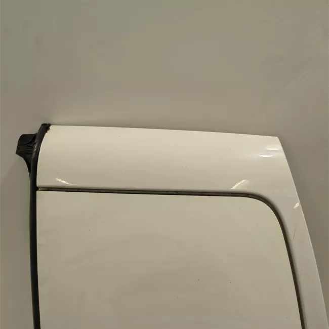 Porta carico posteriore a battente destra