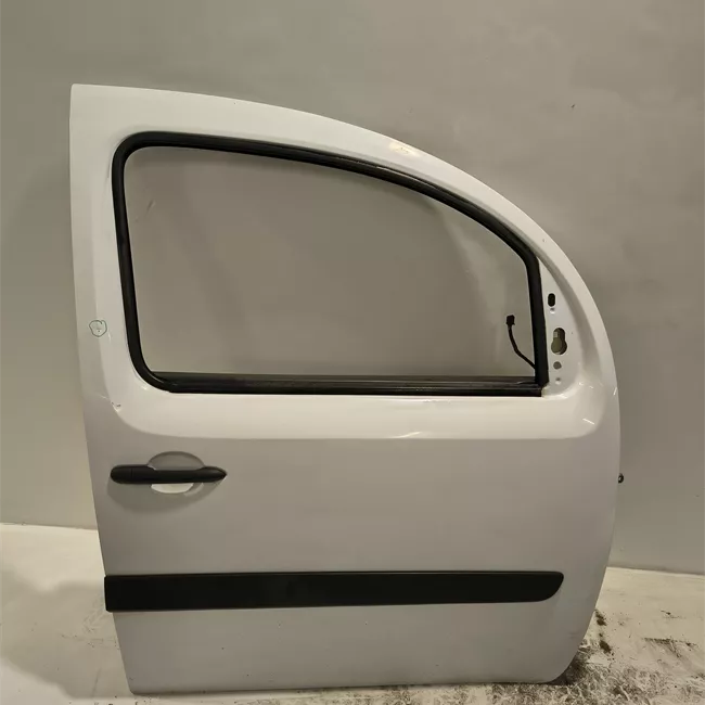 Porta anteriore destra