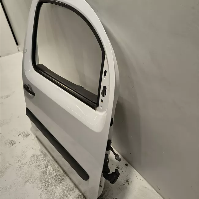 Porta anteriore destra