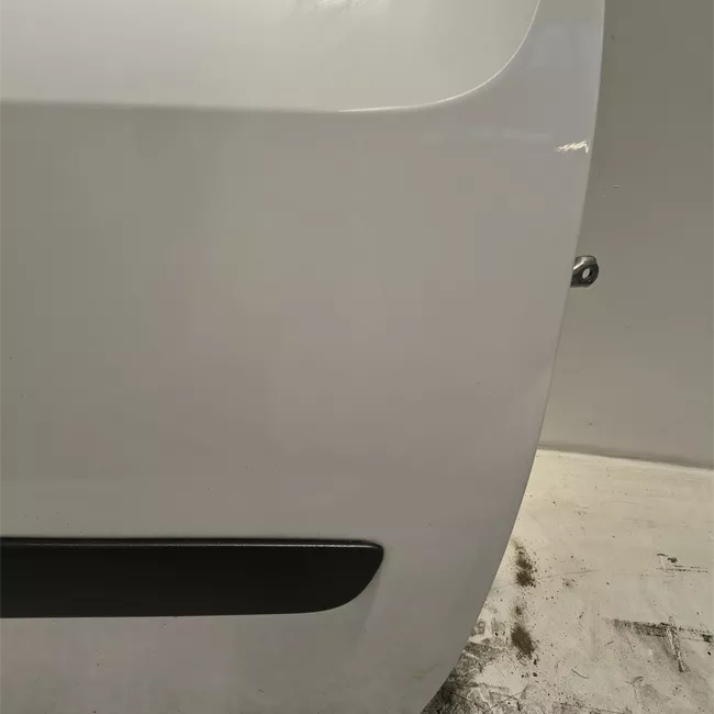 Porta anteriore destra