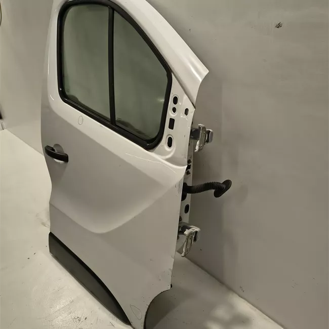 Porta anteriore destra